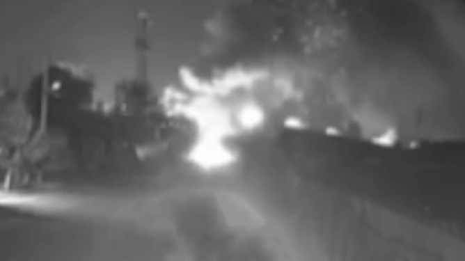 В Самарканде загорелось нежилое здание — видео